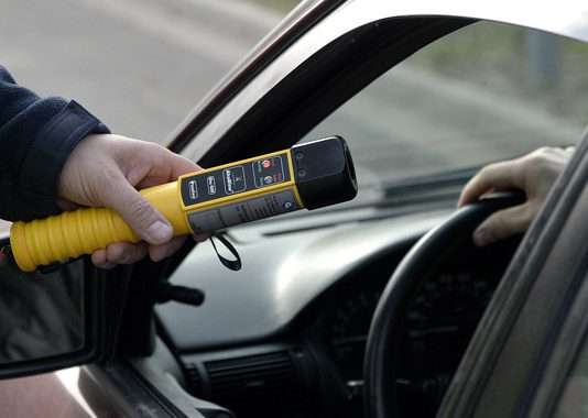 Jak działa alkomat? alkomat badanie