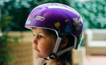 Kask ochronny obowiązkowym wyposażeniem w czasie jazdy na rowerze? Kask ochronny obowiązkowym wyposażeniem w czasie jazdy na rowerze?