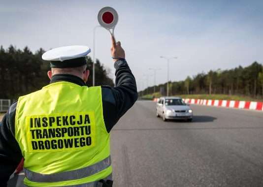 Kto może prowadzić kontrolę drogową? Kto może prowadzić kontrolę drogową?
