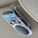 Zestaw głośnomówiący w samochodzie Zestaw głośnomówiący w samochodzie 2