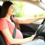 Ciężarna za kierownicą