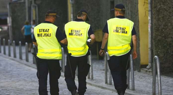 Kto może dawać mandaty? Kto może dawać mandaty