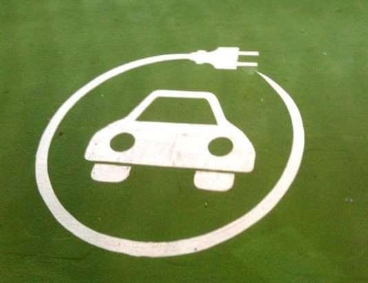 Przywileje dla użytkowników korzystających z aut elektrycznych oraz hybrydowych Przywileje dla osób korzystających z samochodów elektrycznych oraz hybrydowych