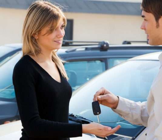 Umowa sprzedaży pojazdu – o czym należy pamiętać?