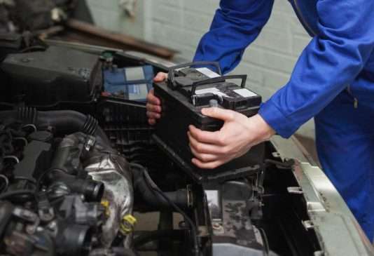 Uruchamianie samochodu w zimie Uruchamianie samochodu w zimie