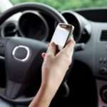 Czego nie wolno robić w trakcie jazdy samochodem? Czego nie wolno robić w trakcie jazdy samochodem?