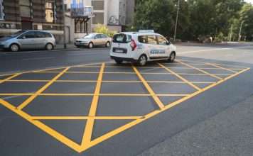 Czemu mają służyć „yellow boxy” pojawiające się na polskich drogach? Yellow box